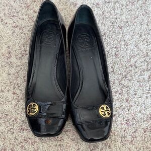 Tory Burch Glossy Black Loafers with Gold Emblem
